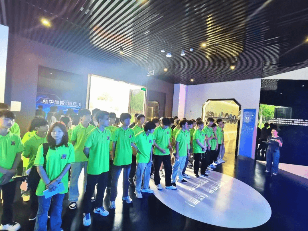 2024成都新華首批新生夏令營活動(dòng)開營