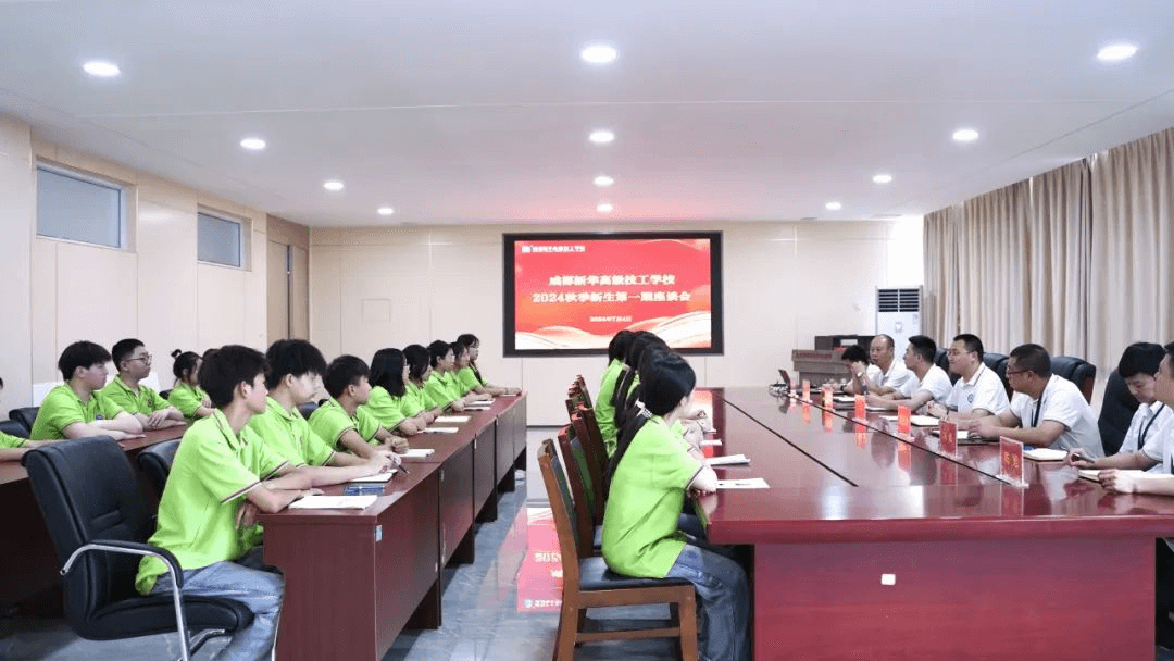 初入新華的他們，在學(xué)校學(xué)習(xí)生活怎么樣？