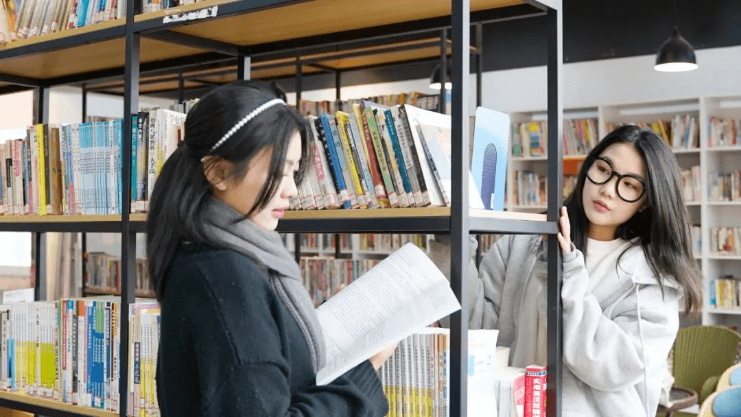 家長(zhǎng)請(qǐng)放心，孩子在新華都挺好！