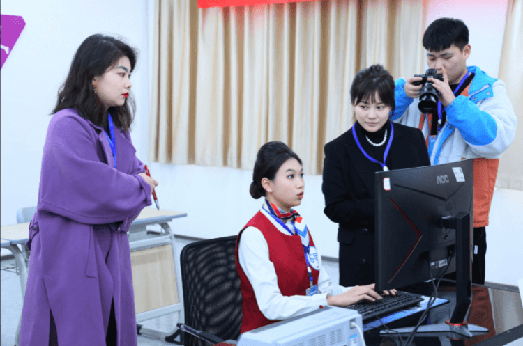 感受成都新華校園里吹來的“風(fēng)”