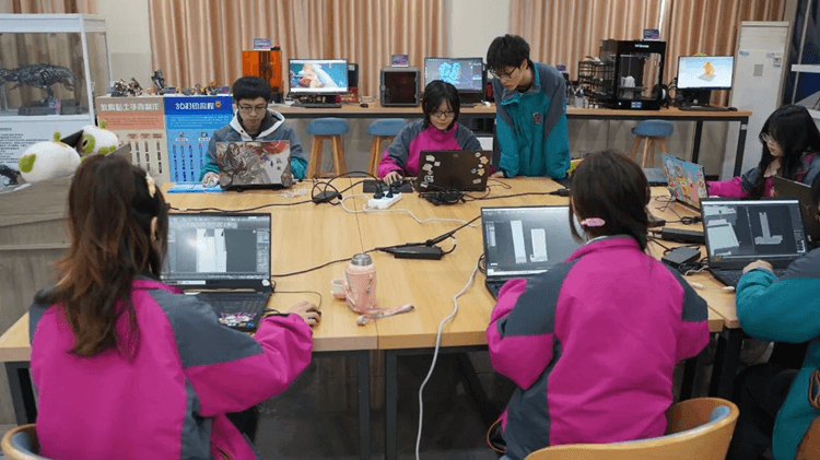 @2025級新生：新生報(bào)到日，一起迎接新學(xué)期吧！