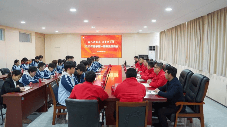 初入新華的新生們，在學校學習生活是什么樣的？