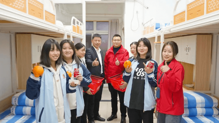 初入新華的新生們，在學校學習生活是什么樣的？