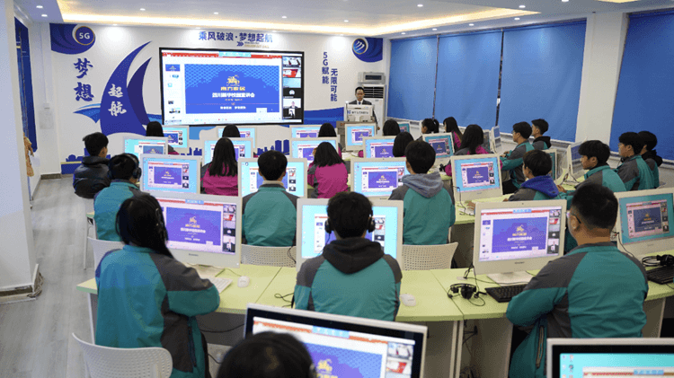 二次擇校為什么選擇成都新華，他們說了這些心里話