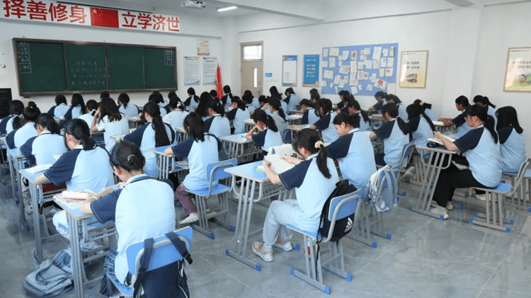 初高中畢業(yè)生請注意！新華“六好校園”，速來看看！